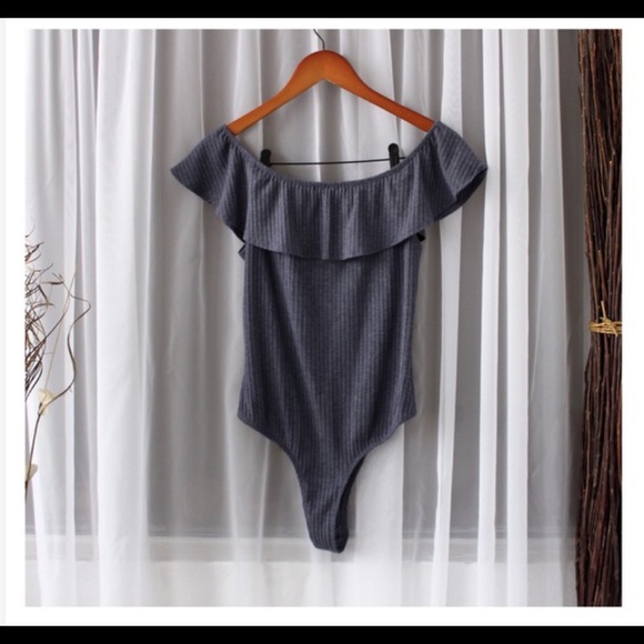 Kendall and Kylie off the shoulder top - Picture 5 of 5